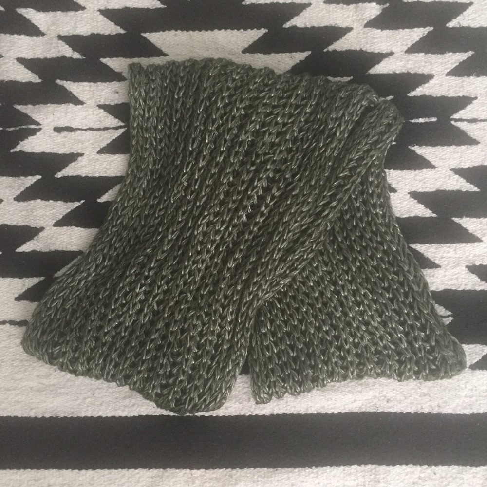 🚨NEVER WORN!🚨Infiniti Scarf