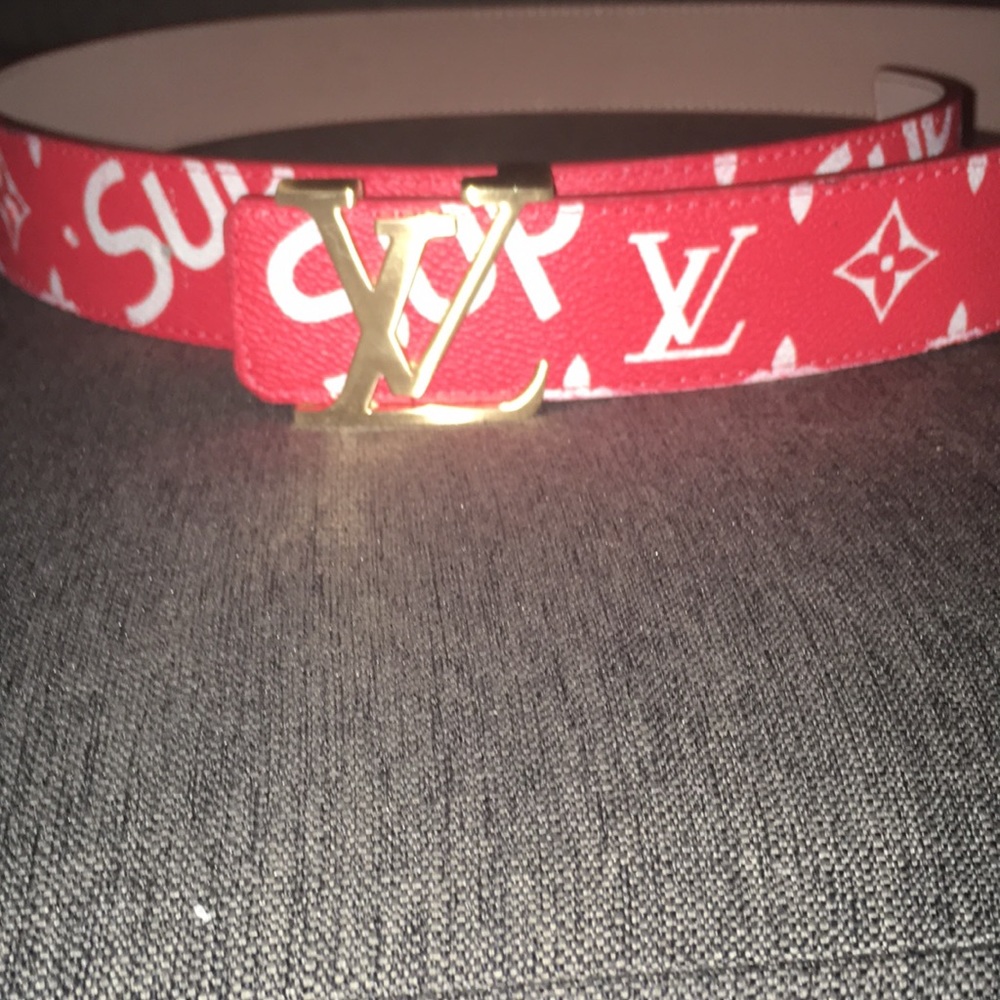 Louis Vuitton x supreme belt