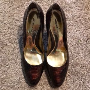 FINAL SALE PRICE Antonio Melani Heels. Size 8 1/2.