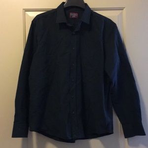 UNTUCKit black long sleeve shirt.