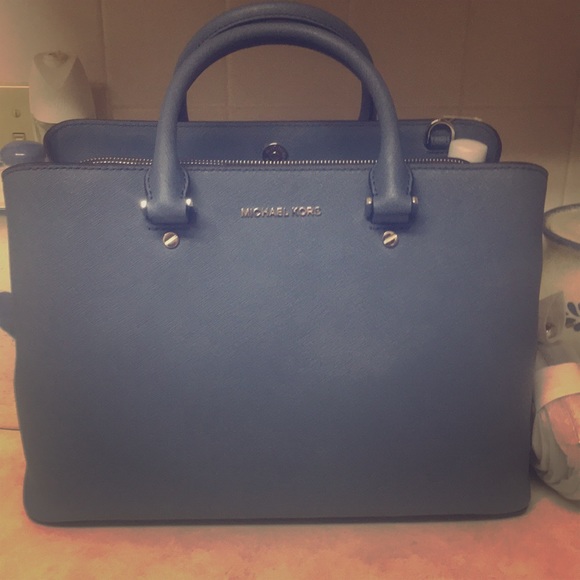 Michael Kors Handbags - Michael kors satchel