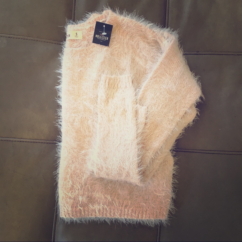 💗 Blush Pink Hollister Fuzzy Sweater 💗