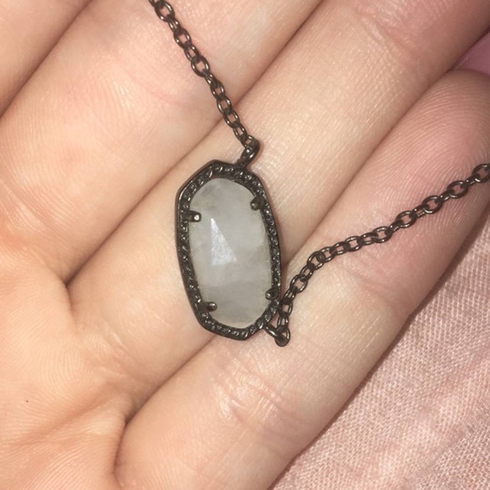 Black Kendra Scott necklace