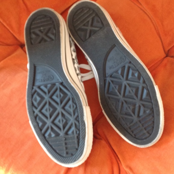 Converse All Star Sneakers! 🐆 - Picture 4 of 4