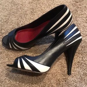 White House/Black Market Heels. Size 8 1/2.