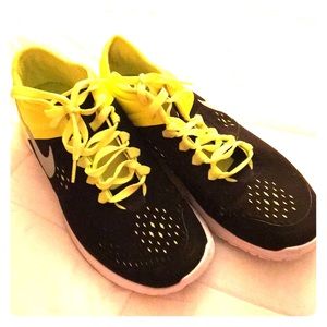 Yellow and Black Nike’s