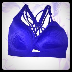 NWT Victoria's Secret Blue Sports Bra 🏃🏻‍♀️