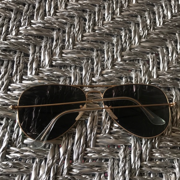 Ray Ban Classic Aviators with green mirror lenses - Picture 5 of 7