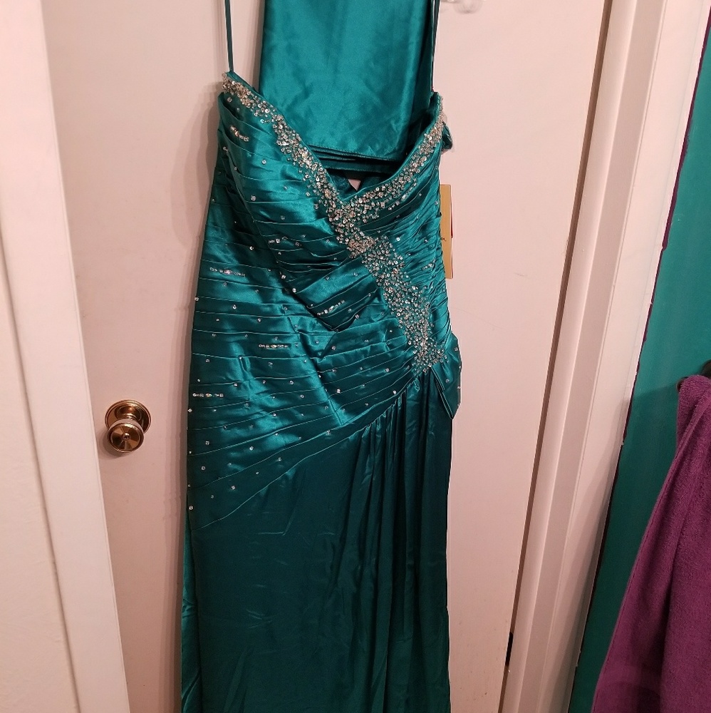 NWT evening Gown with shawl