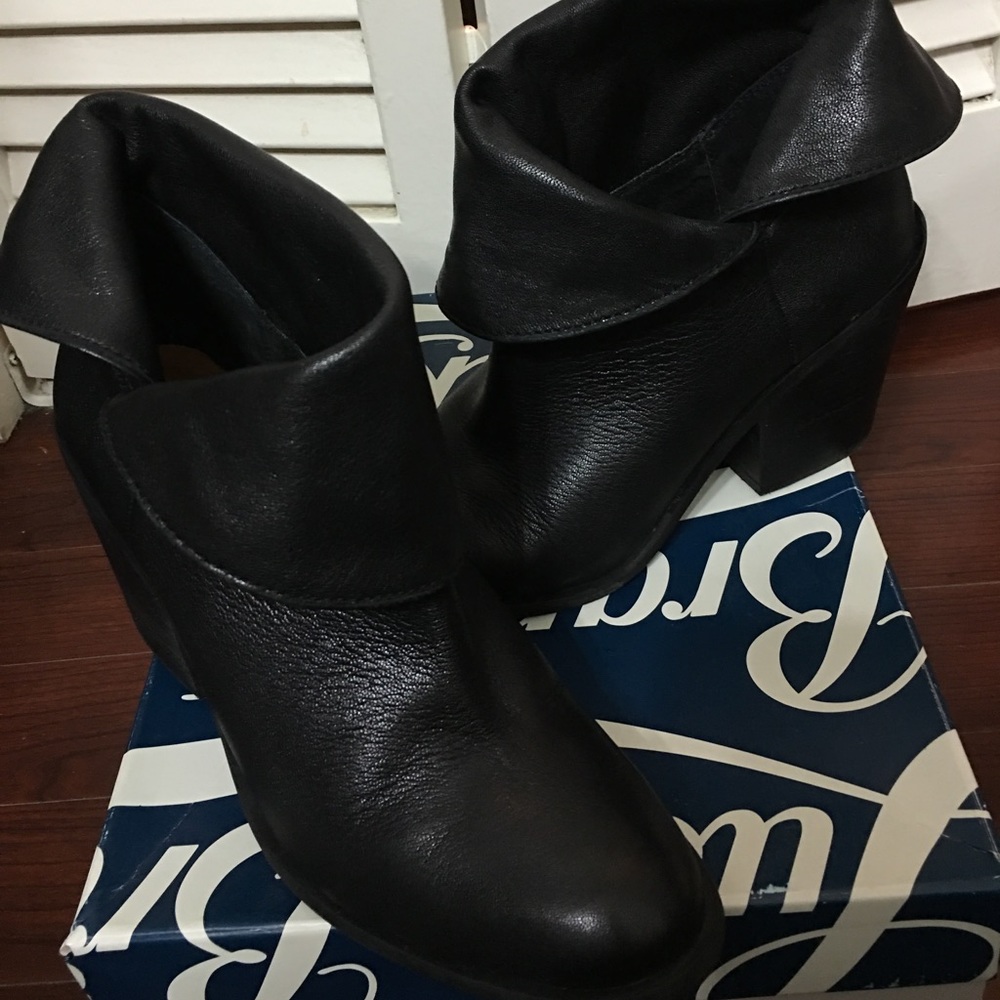 Ladies black leather Lucky brand booties