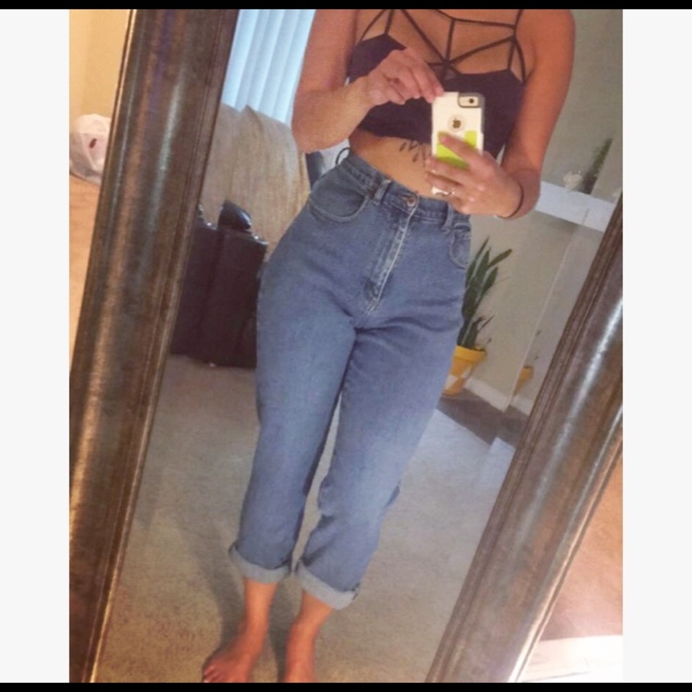 SOLD on MERC! VINTAGE High Waist mom jeans