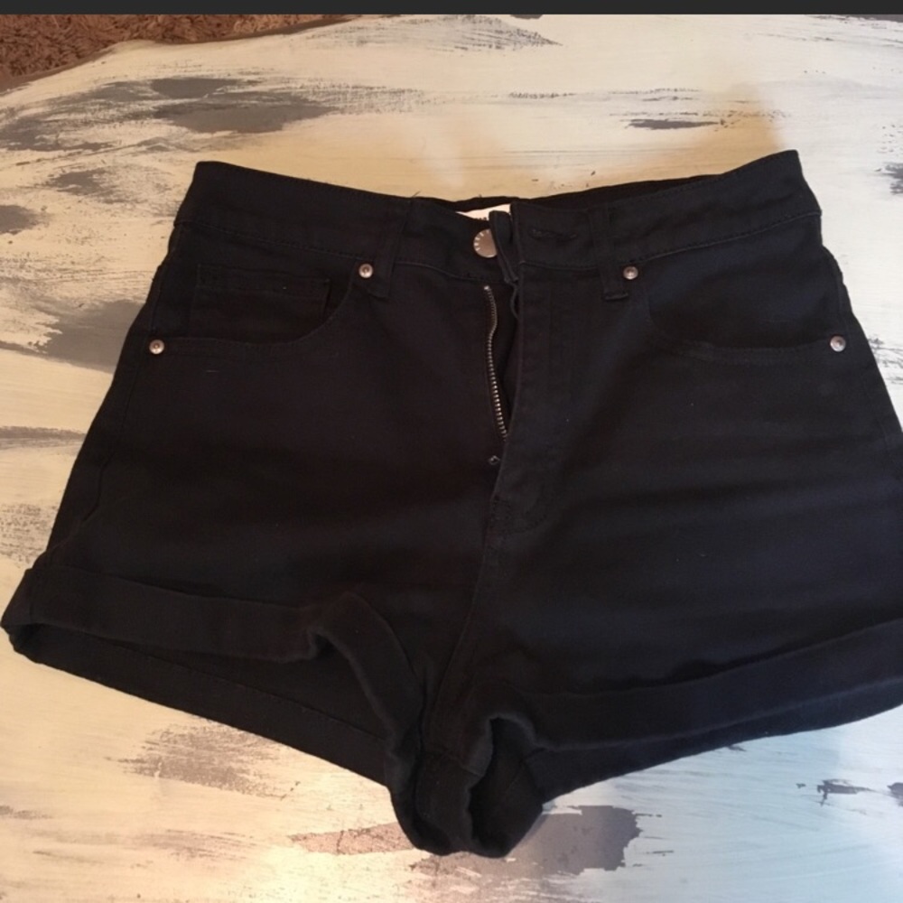 Black F21 High-waisted shorts