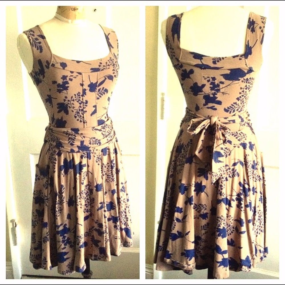 Effie's Heart Dolce Vita Taupe/Navy EUC