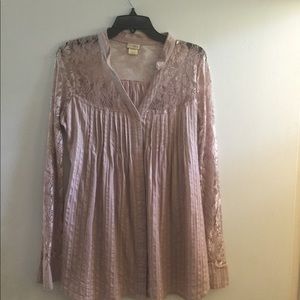 Buckle long sleeve top