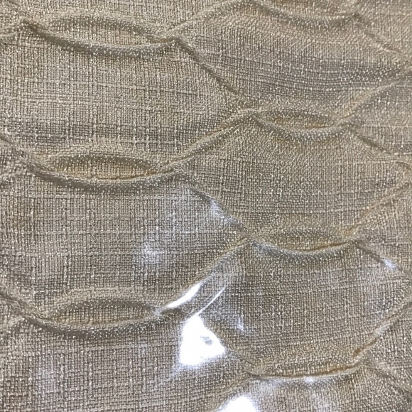 Eggshell color clutch with clasp - Picture 2 of 7