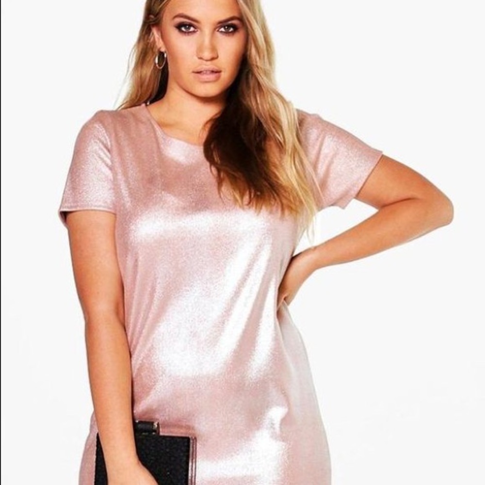 NWT Boohoo+ Olivia Metallic Shift Dress - Pink