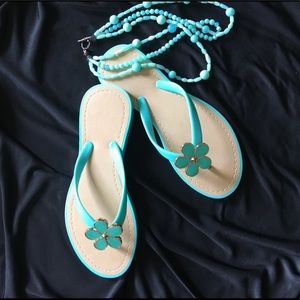 Turquoise pendant flip-flops