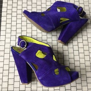 Like new! Bright fun chunky platform heel size 8.5