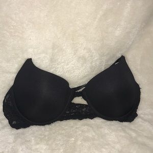black extra padded laced bra