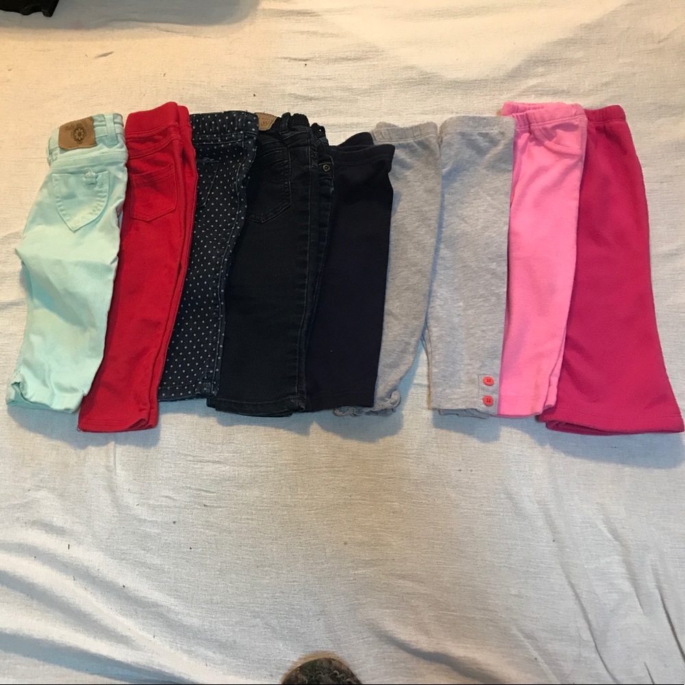 Lot of baby girl 6-9 month leggings and jeans.
