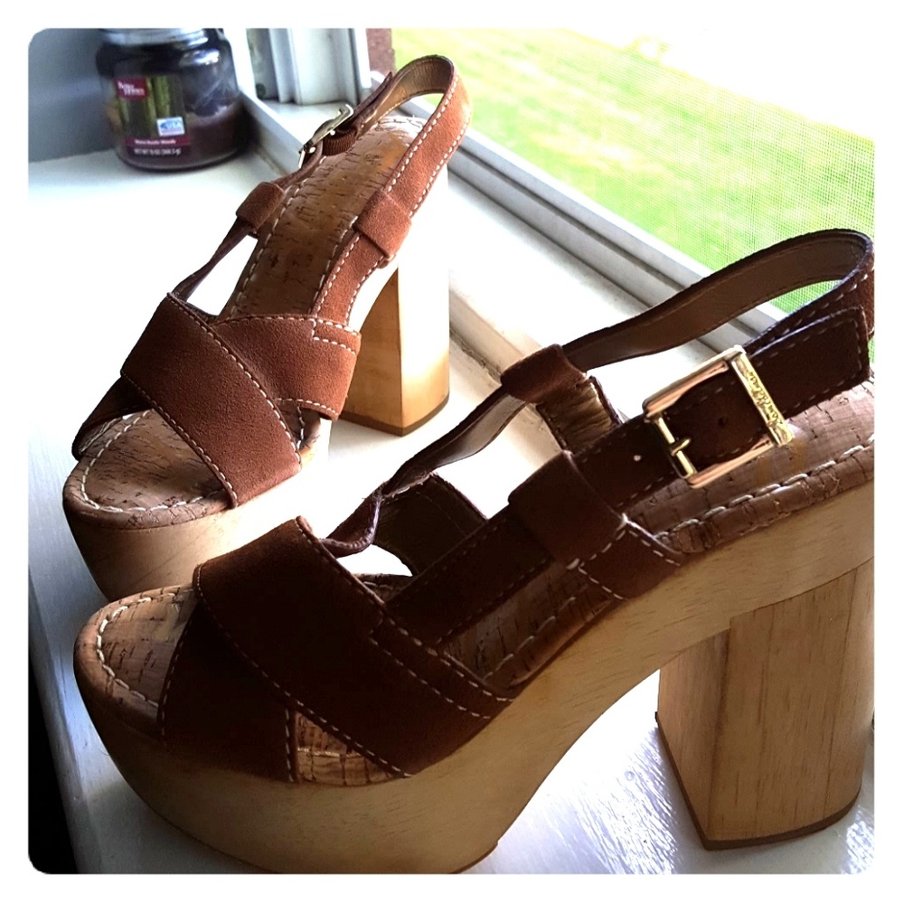 BRAND NEW, NEVER WORN platform sandals!