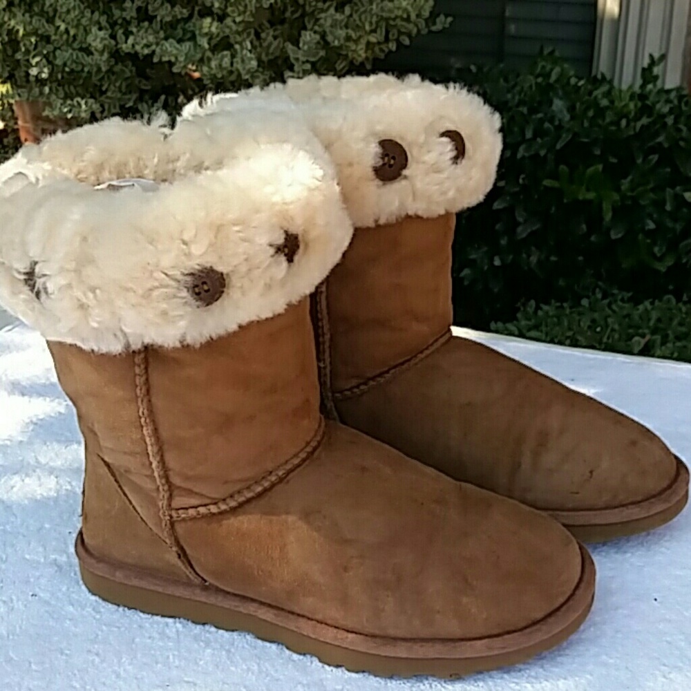 UGG BOOTS...