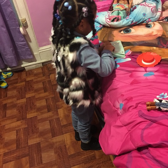 Fur Vest - Picture 6 of 6