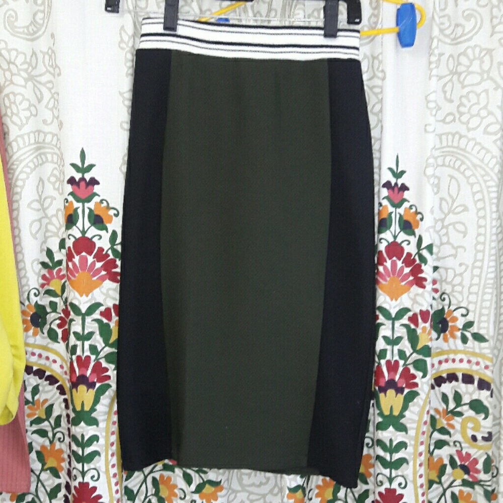 Casual/classy pencil skirt.