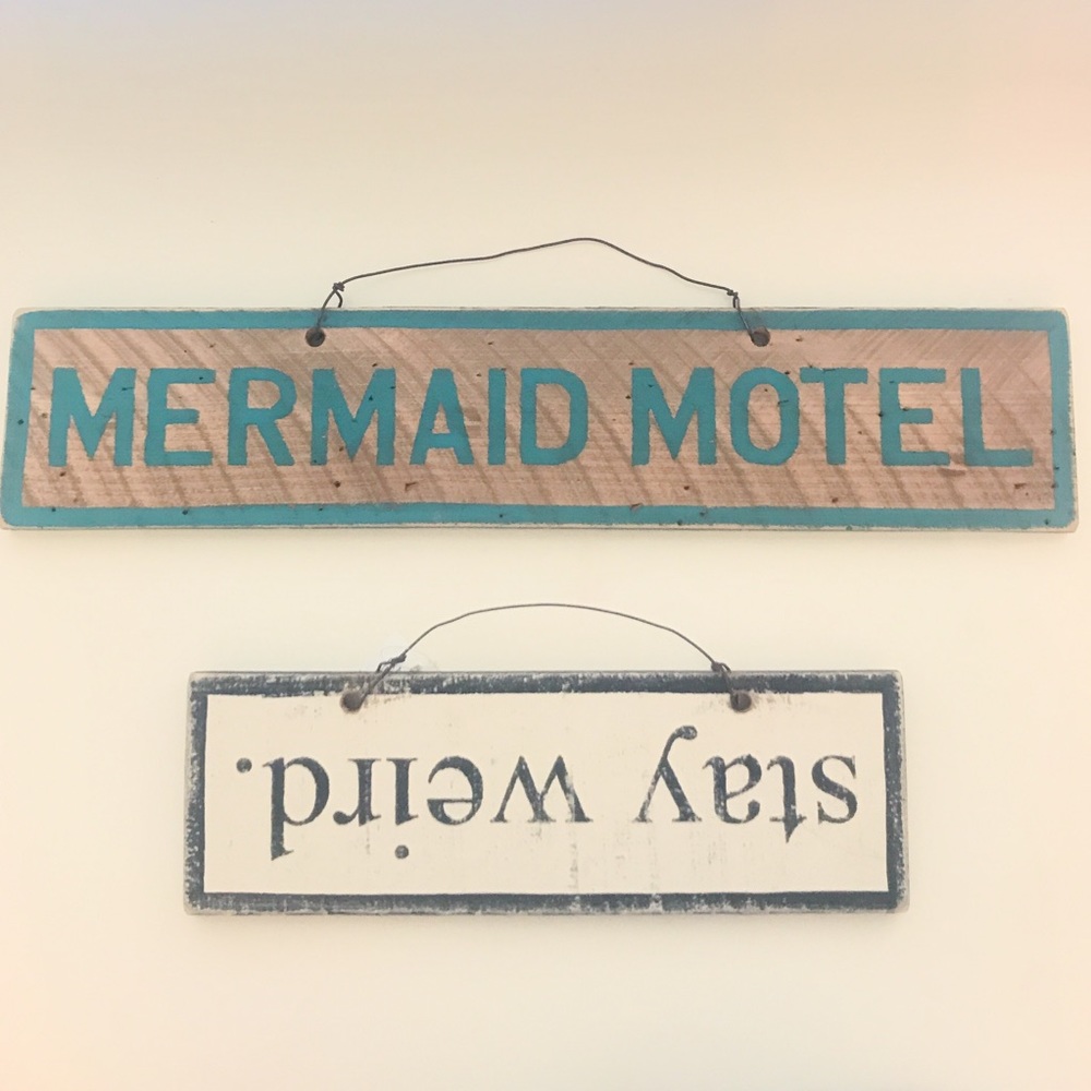 Brandy Melville signs!