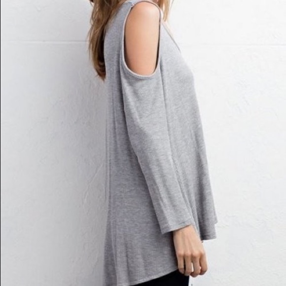 Loose Fit Top with Open Shoulders - Picture 4 of 8