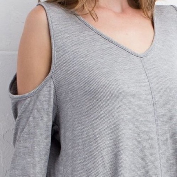 Loose Fit Top with Open Shoulders - Picture 6 of 8