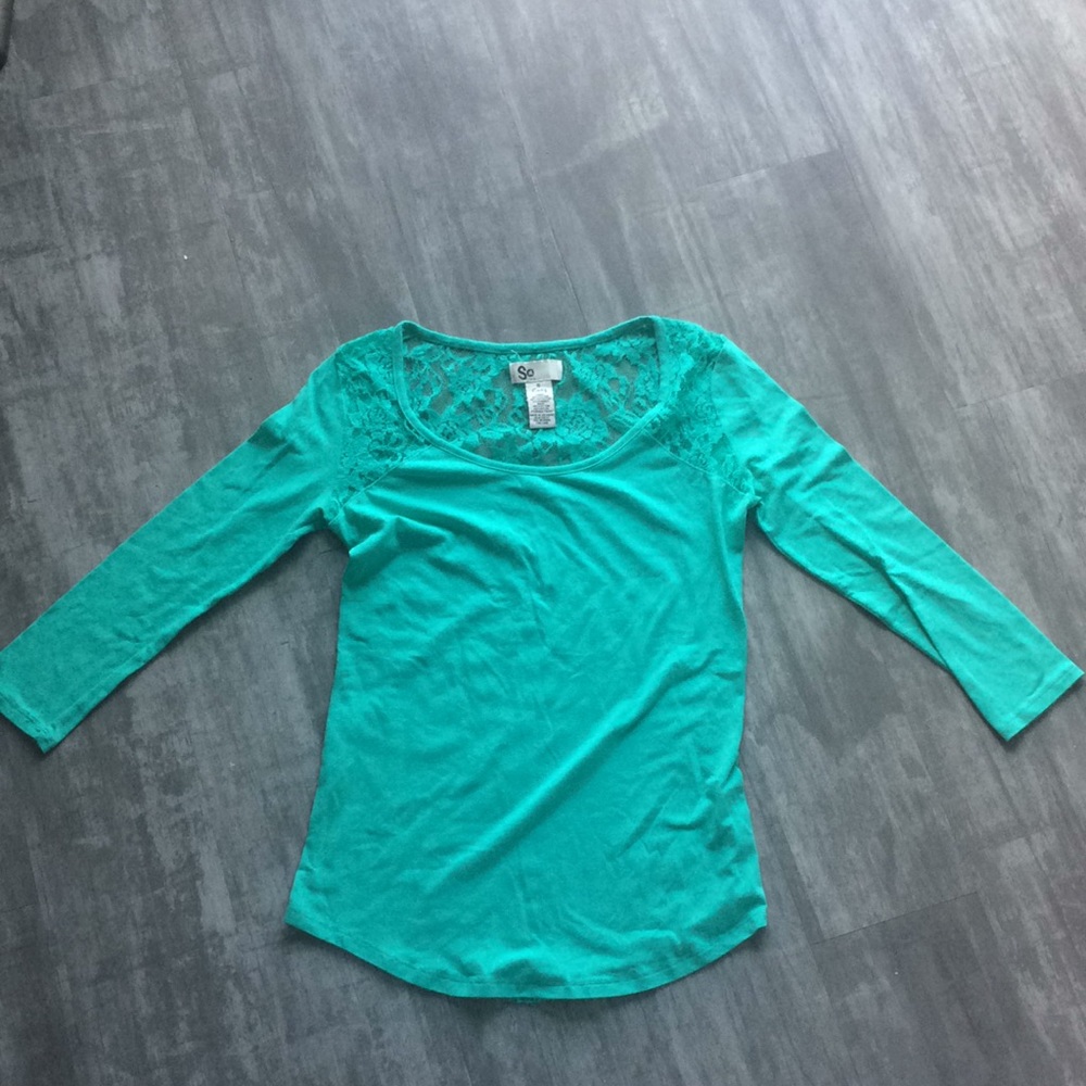Lace back 3/4 long-sleeve top