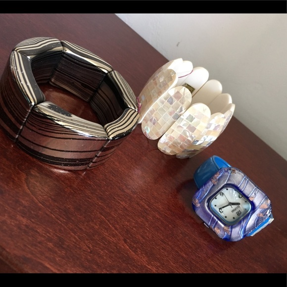 Jewelry - 🔴Bundle of bracelets with wristwatch