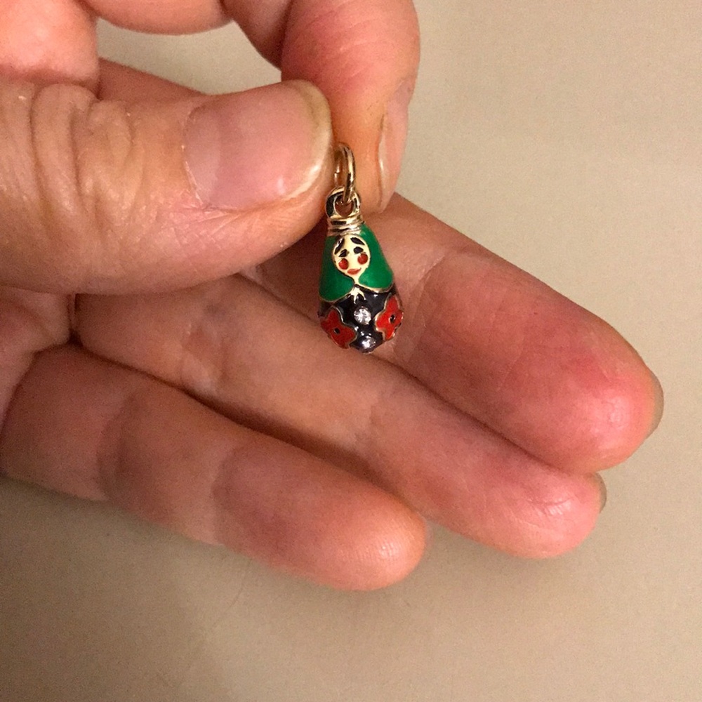 Pear shape enamel engraved pendant