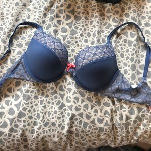 Body by Victoria's Secret bra
