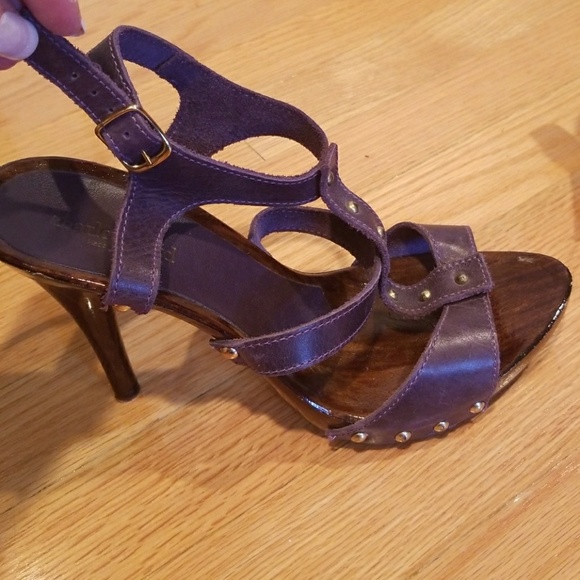 In good condition Charles David leather/wood heels - Picture 2 of 8