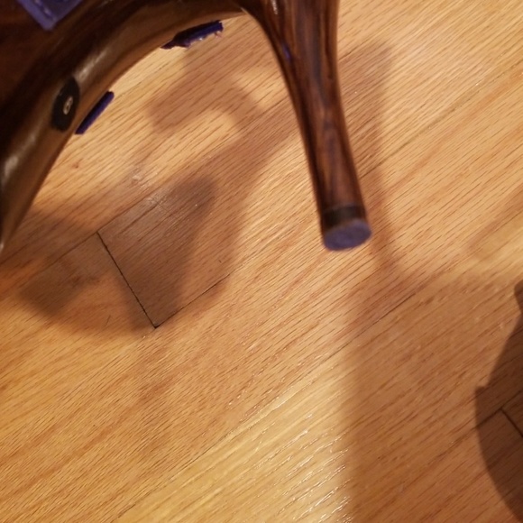 In good condition Charles David leather/wood heels - Picture 7 of 8