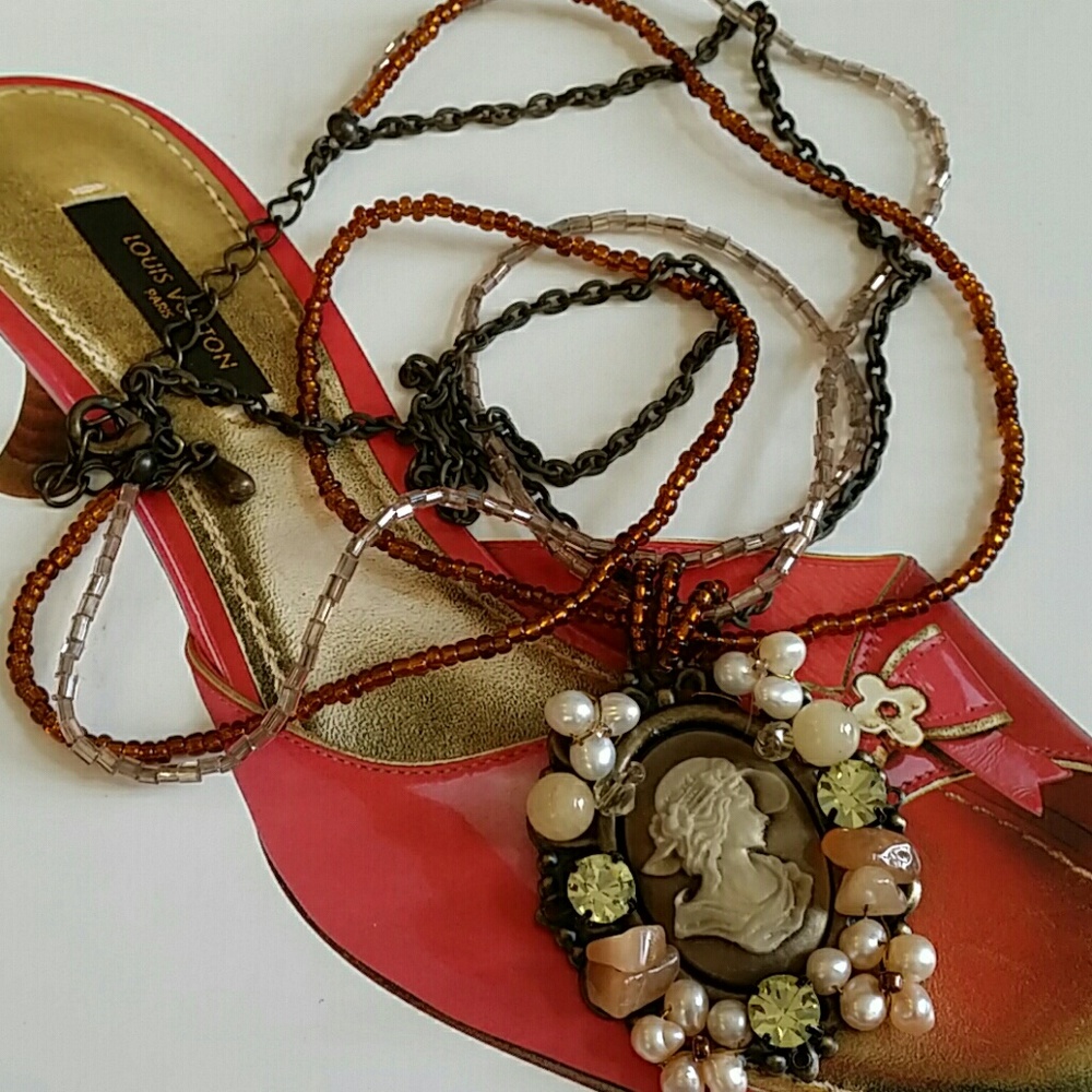Antique Style Necklace NWOT