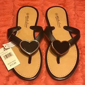 Flip Flops Gold Line Black Heart Accents. Size 6