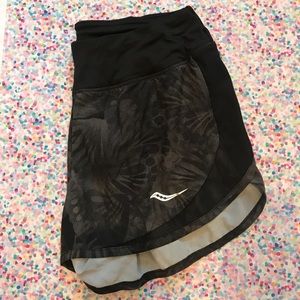 BUNDLE of two Saucony running shorts