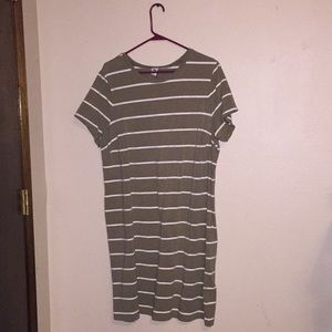 Short sleeve t shirt dress