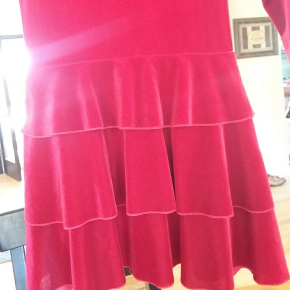 Girls 6x Velvety soft deep red dress - Picture 4 of 4