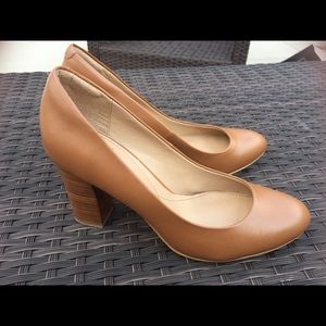 Isola Rosalie Women Shoes size 8.5/Brown Pump