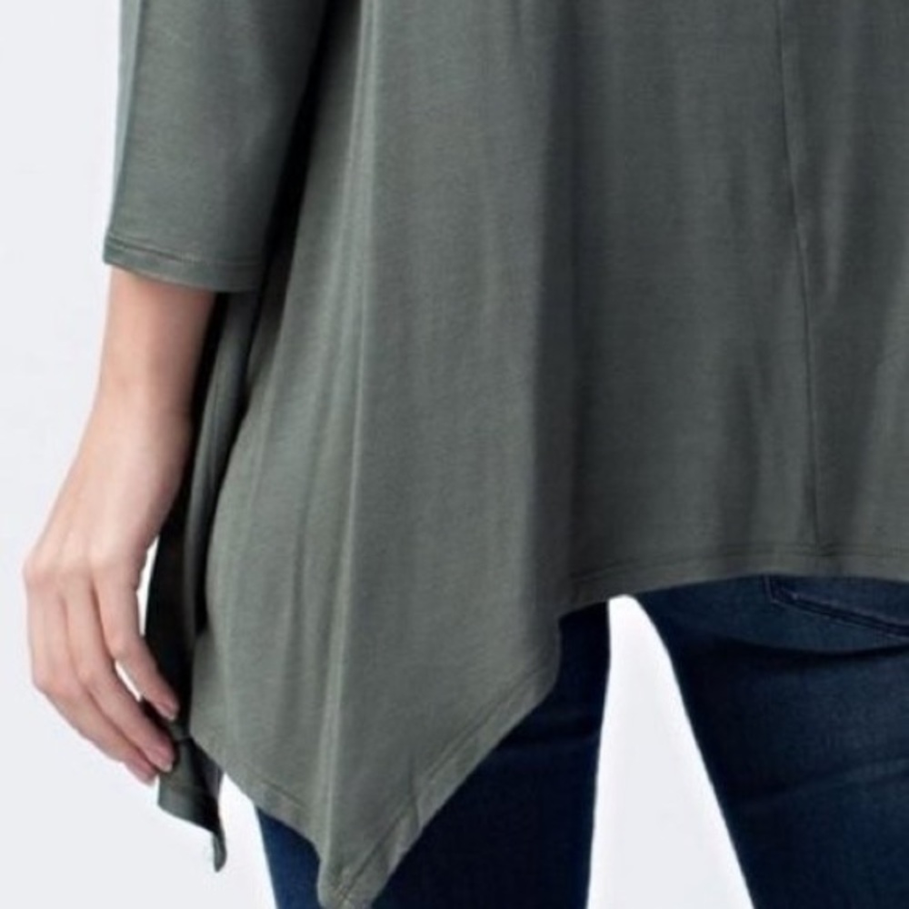 Solid Top with criss cross neck - Picture 6 of 7