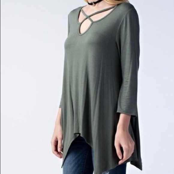 Solid Top with criss cross neck - Picture 2 of 7
