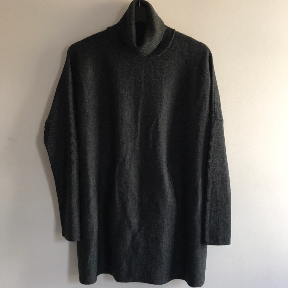 Tahari Turtle Neck Poncho/ Sweater