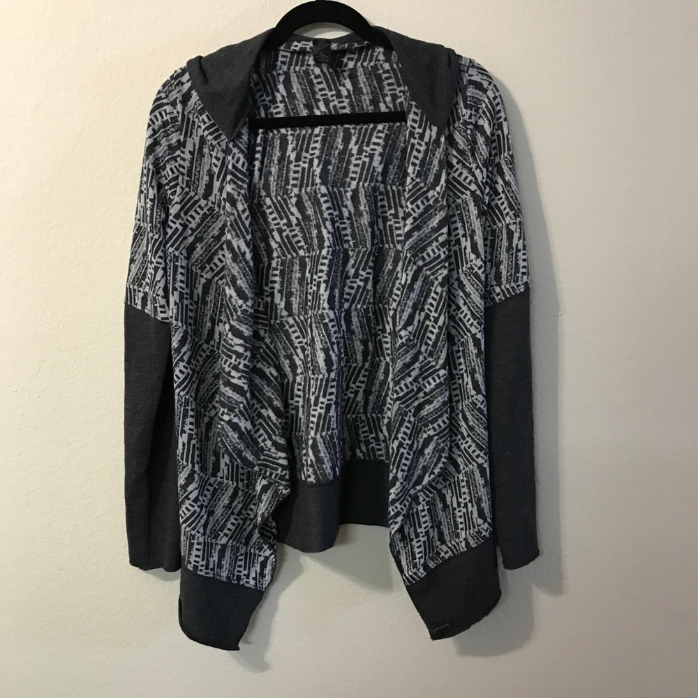 Prana printed light weight hoodie medium