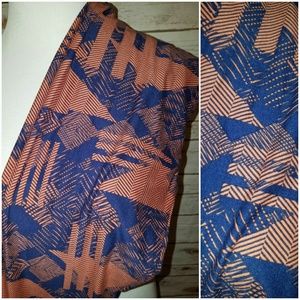 LulaRoe Tall and Curvy Leggings