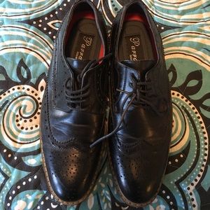 Men's size 7.5 dress shoes.