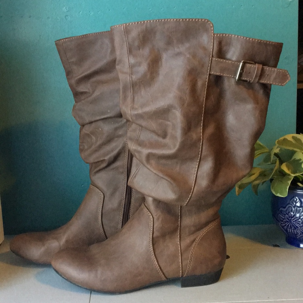 Brown winter boots size: 7 1/2